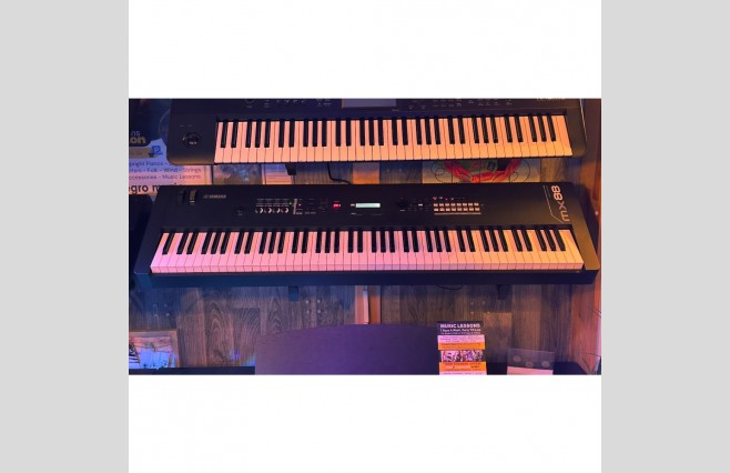 Yamaha MX88 Synthesizer, Used (SN:BBCN01019) - Image 1